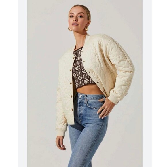 NWOT ASTR The Label Zenni Quilted Floral Jacket Cream XS Snap Front Lightweight - Picture 1 of 9